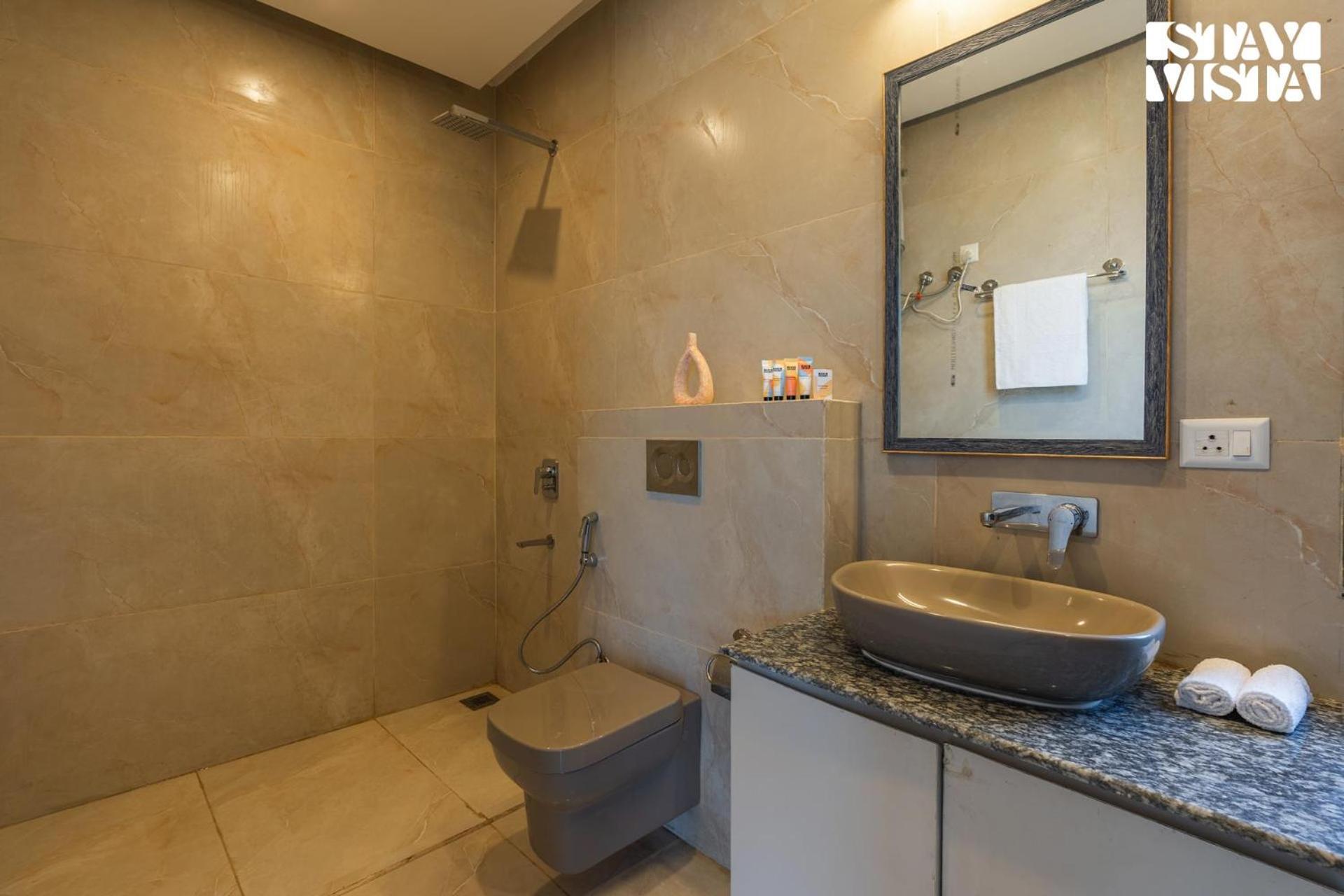 Stayvista At Amulyam Villa With Lawn & Bonfire Mukteshwar Exterior photo