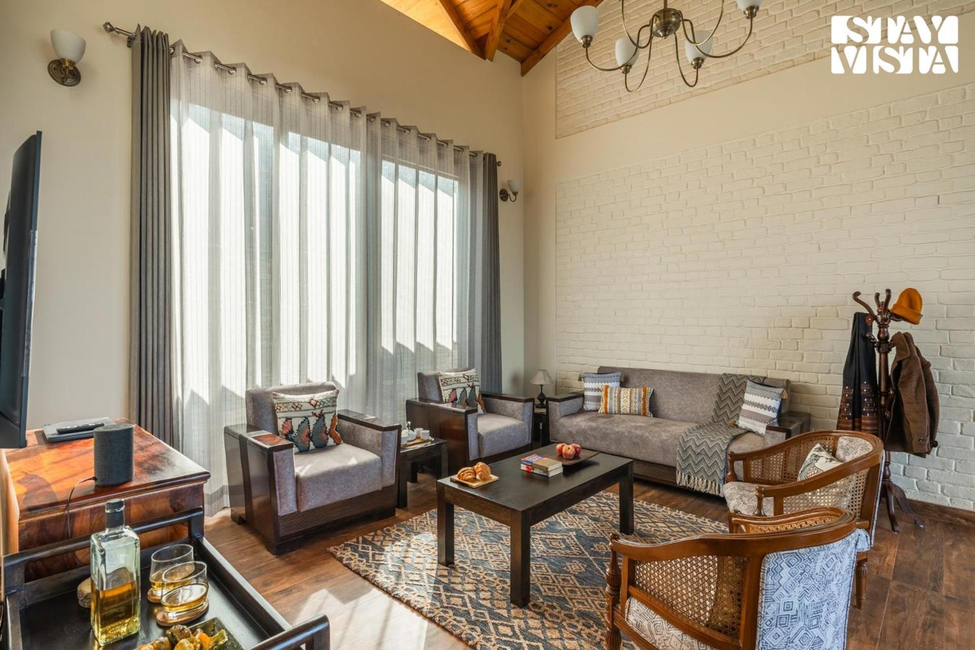 Stayvista At Amulyam Villa With Lawn & Bonfire Mukteshwar Exterior photo
